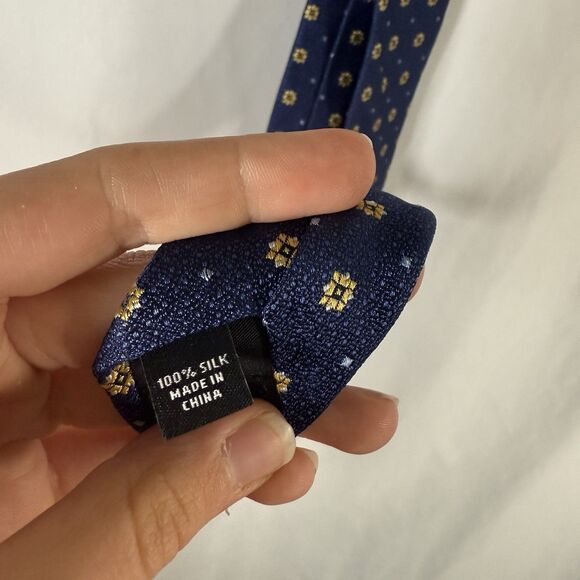 Jos A Bank Traveler Tie Men 60" Blue Sunflower 100% Silk Stain Resistant 3" Wide - Picture 3 of 5